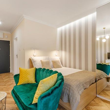Sky Home- Green Apartament -Manufaktura, Bezplatny Parking, Klimatyzacja, Dostep Na Kod Łódź Buitenkant foto