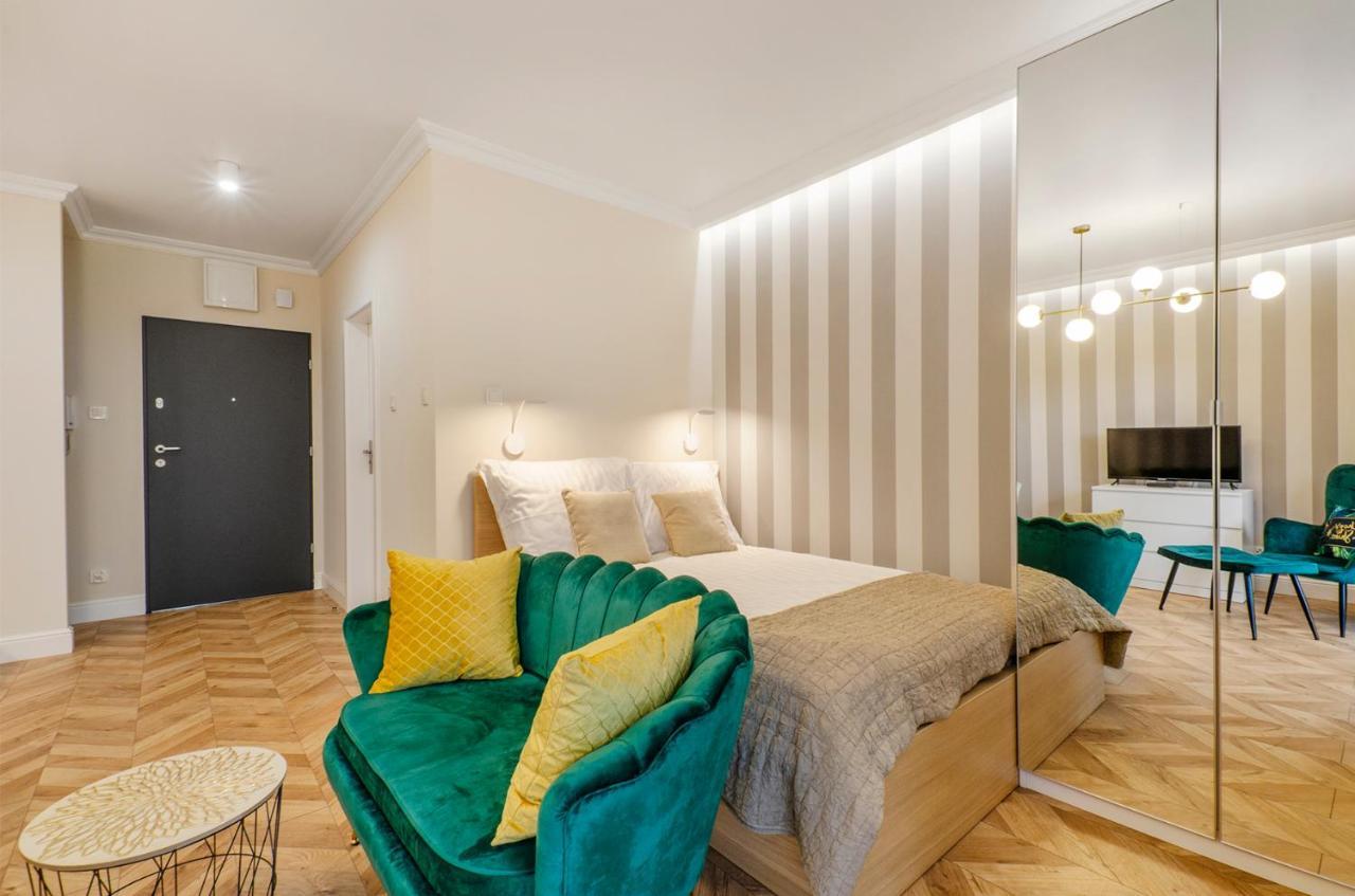 Sky Home- Green Apartament -Manufaktura, Bezplatny Parking, Klimatyzacja, Dostep Na Kod Łódź Buitenkant foto
