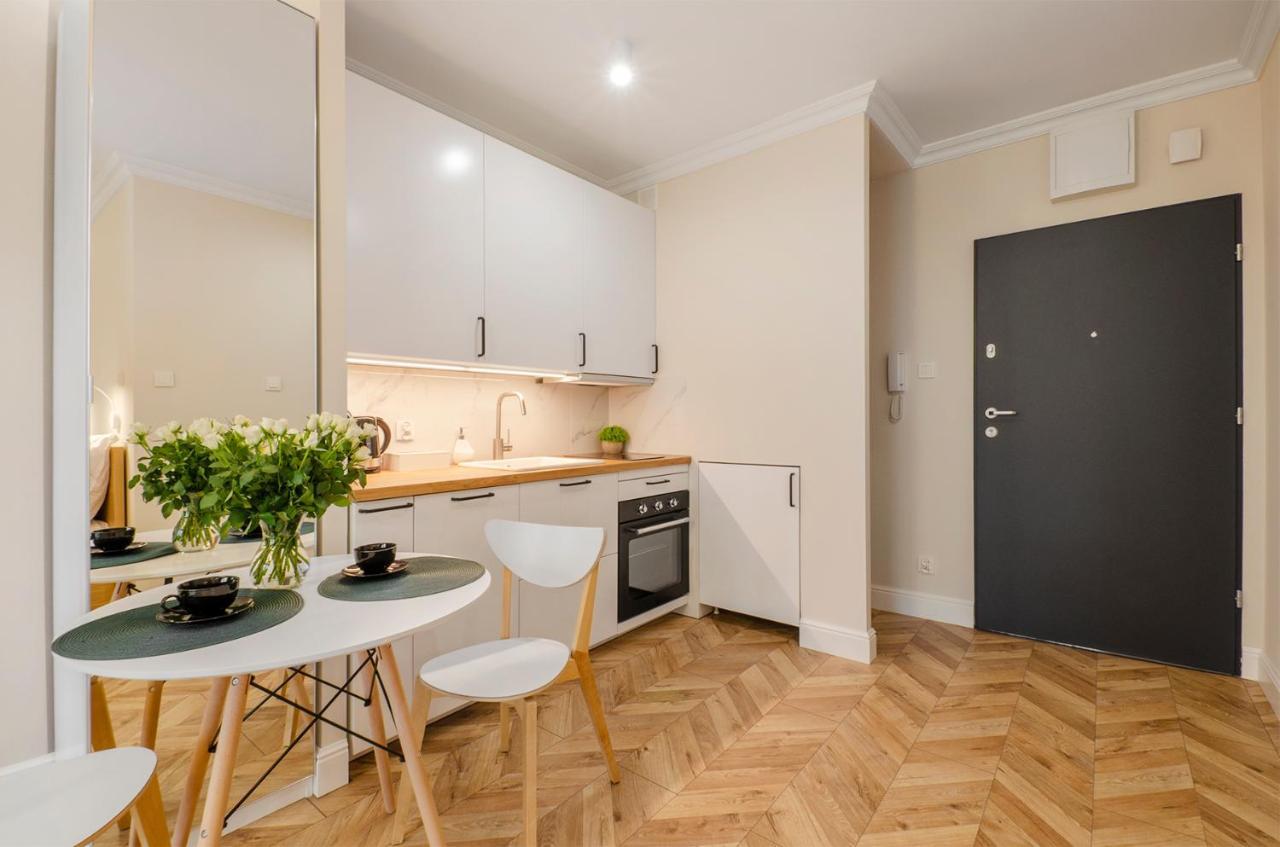 Sky Home- Green Apartament -Manufaktura, Bezplatny Parking, Klimatyzacja, Dostep Na Kod Łódź Buitenkant foto