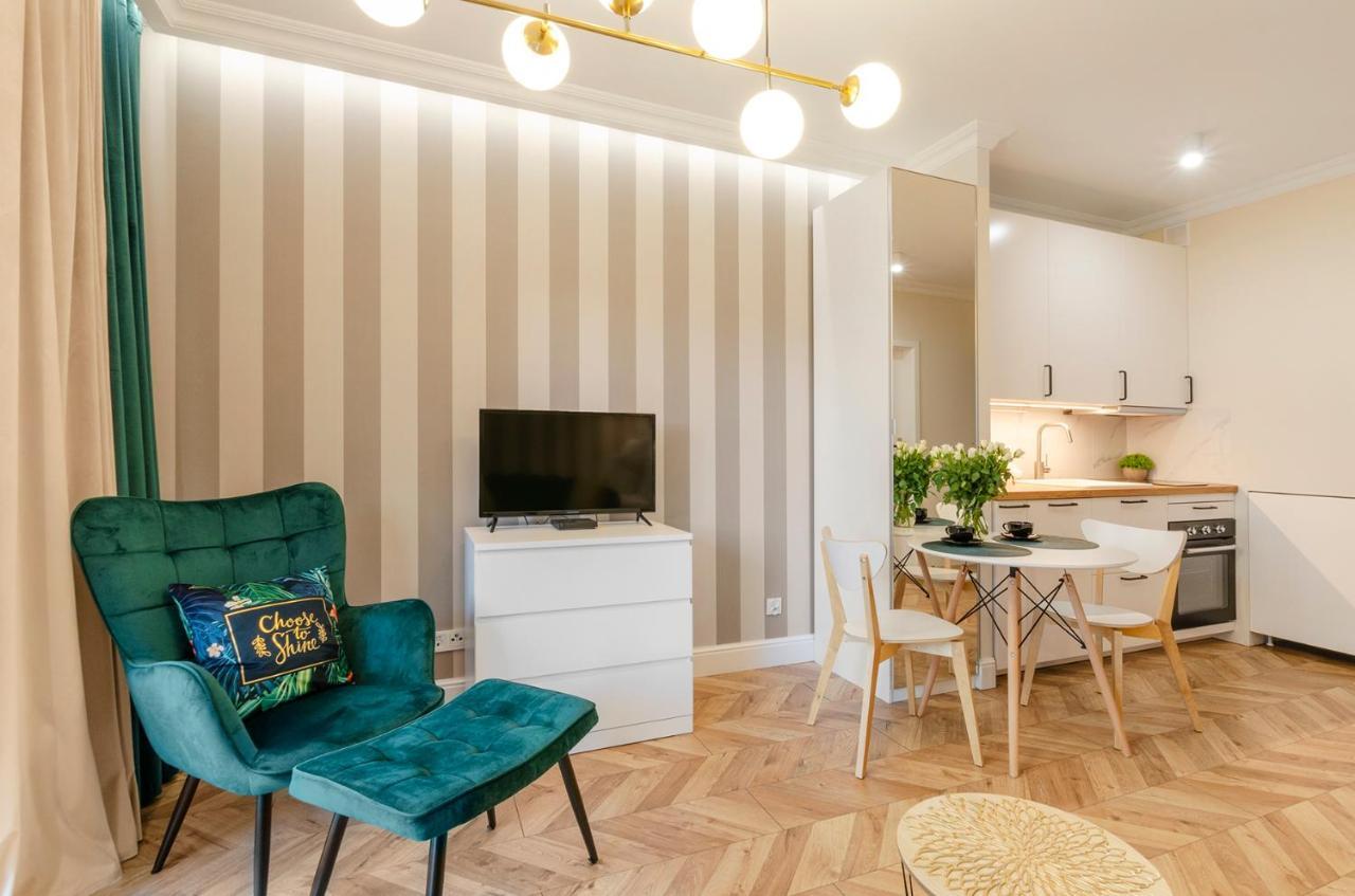 Sky Home- Green Apartament -Manufaktura, Bezplatny Parking, Klimatyzacja, Dostep Na Kod Łódź Buitenkant foto